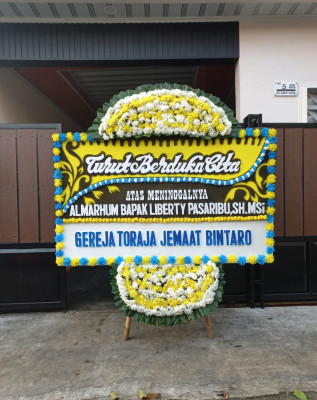 Papan Bunga Duka di Medan Petisah